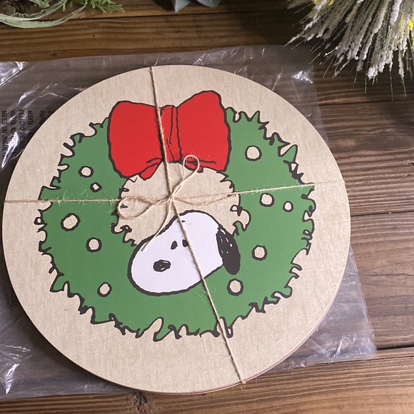 Pottery Barn Peanuts Snoopy Wreath Cork Placemats - Set of 4 - Picture 7 of 13